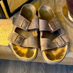 Women’s size 39 (US 8.5) Birkenstock Arizona Sandals